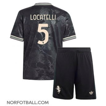 Billige Fotballdrakt Juventus Manuel Locatelli #5 Replika Tredjedraktsett Barn 2025-26 Kortermet (med bukser)